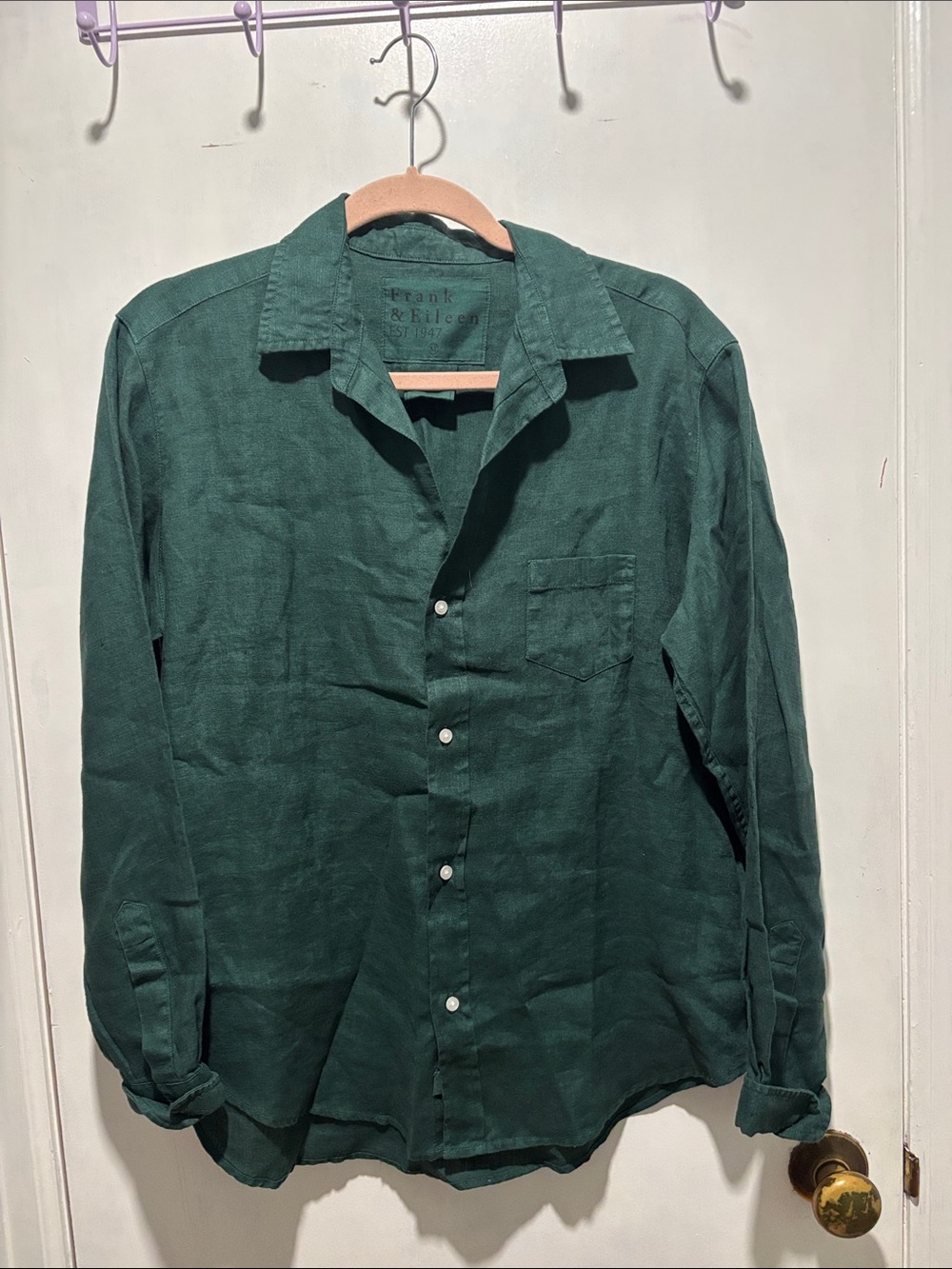FRANK & EILEEN Eileen relaxed button up shirt in washed linen green size medium